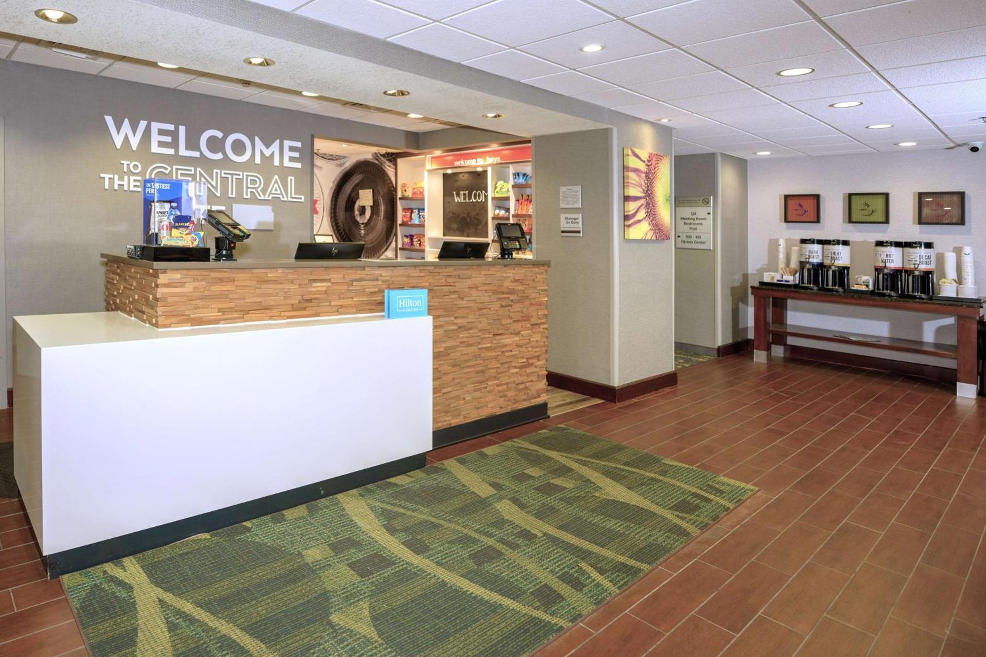 Hampton Inn Hays-North Of I-70 Exterior foto